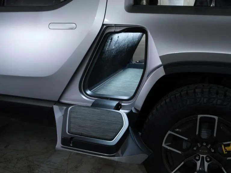 T&uacute;nel / Maletero de la pickup el&eacute;ctrica R1T de Rivian