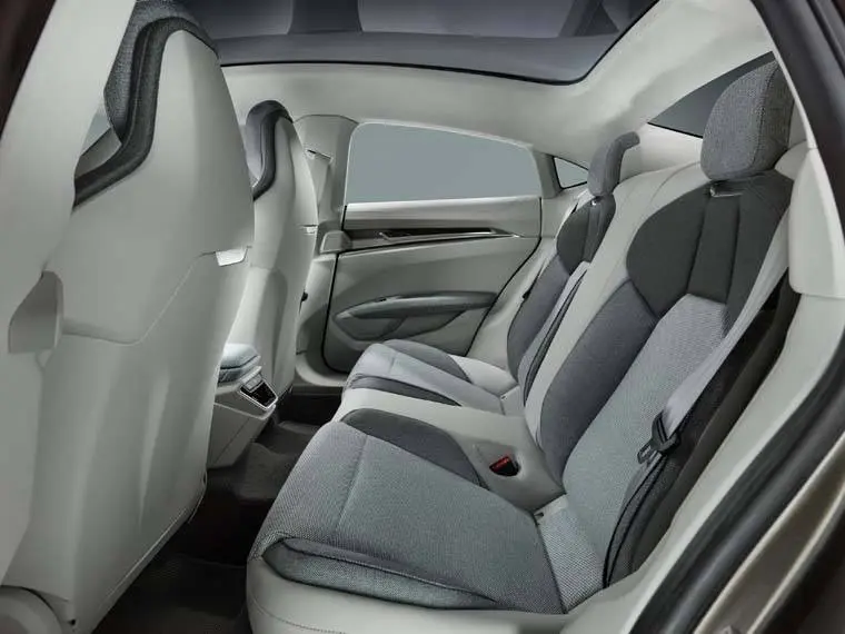 Audi-GT_e-tron-Concept_gris-luces-interior-interior-asientos