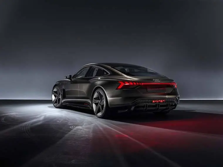 Audi-GT_e-tron-Concept_gris-fondonegro-lateral01