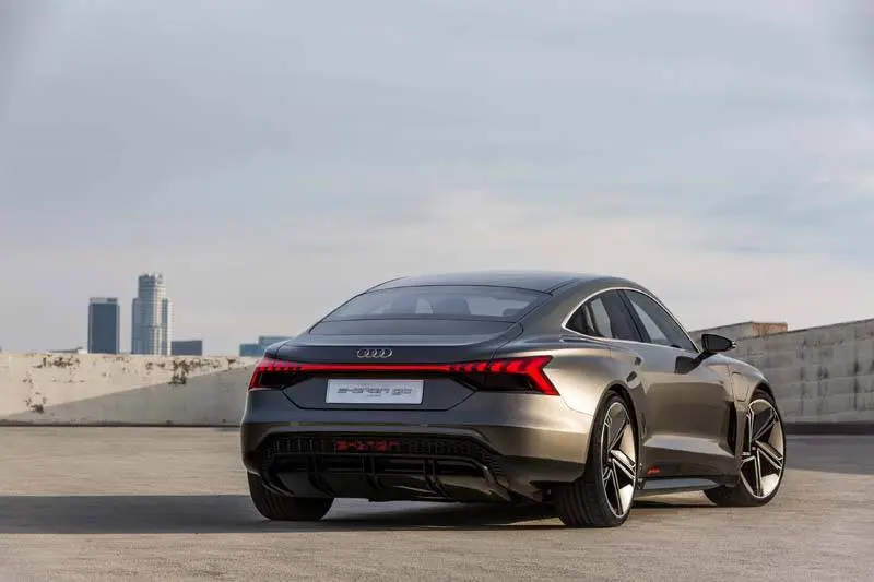 Audi-GT_e-tron-Concept_gris-trasera02