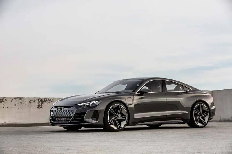 Audi-GT_e-tron-Concept_gris-lateral02