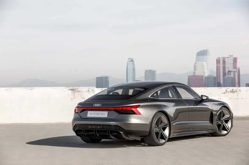 Audi-GT_e-tron-Concept_gris-lateral01
