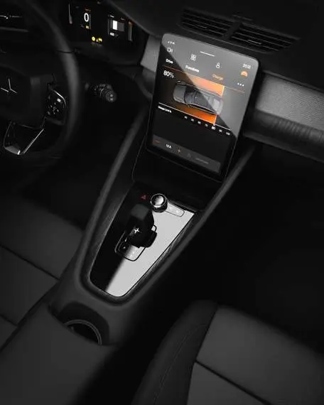 Volvo-Polestar-2_interior-pantalla-palanca-cambios
