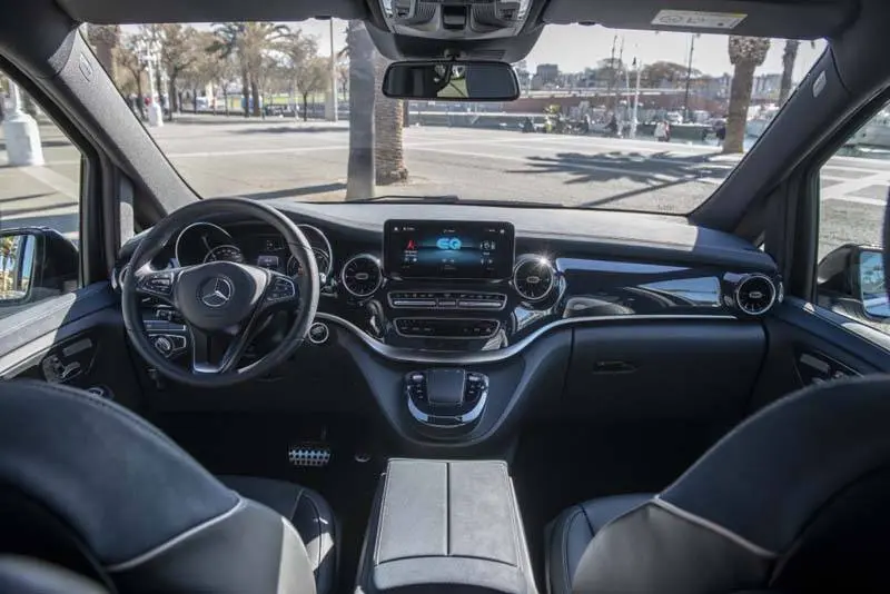 Mercedes-Benz-EQV_furgoneta-electrica-Barcelona-interior