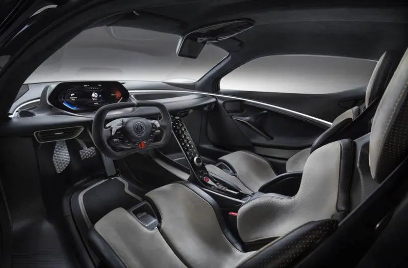 Lotus-Evija_interior-lateral-lado-conductor