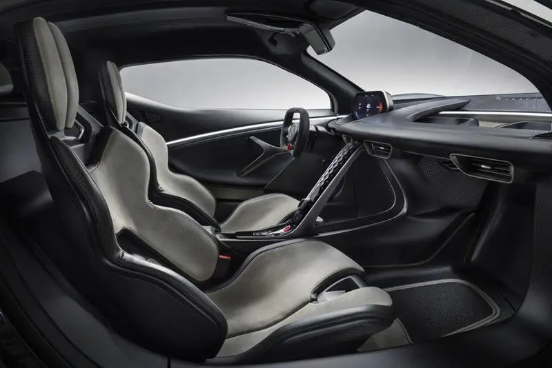 Lotus-Evija_interior-lateral-lado-copiloto