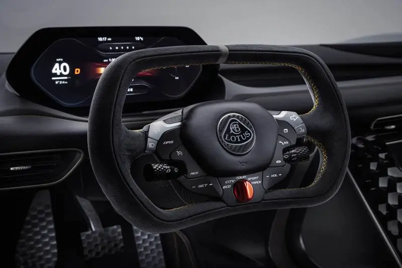 Lotus-Evija_pantalla-frontal-volante
