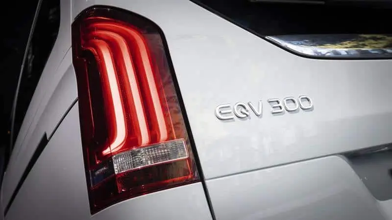 Mercedes-Benz-EQV-marca-trasera