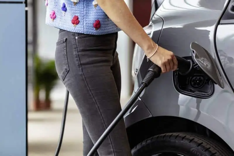 Smart-EQ-ForTwo-cargando2