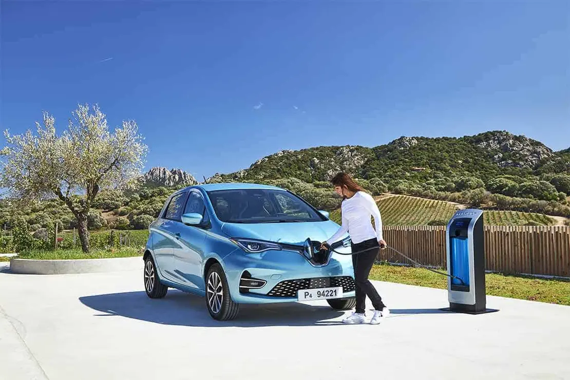 Foto del nuevo Renault Zoe cargando su bater&iacute;a