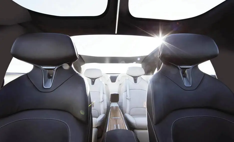 lucid-air-sedan-lujo-electrico_interior