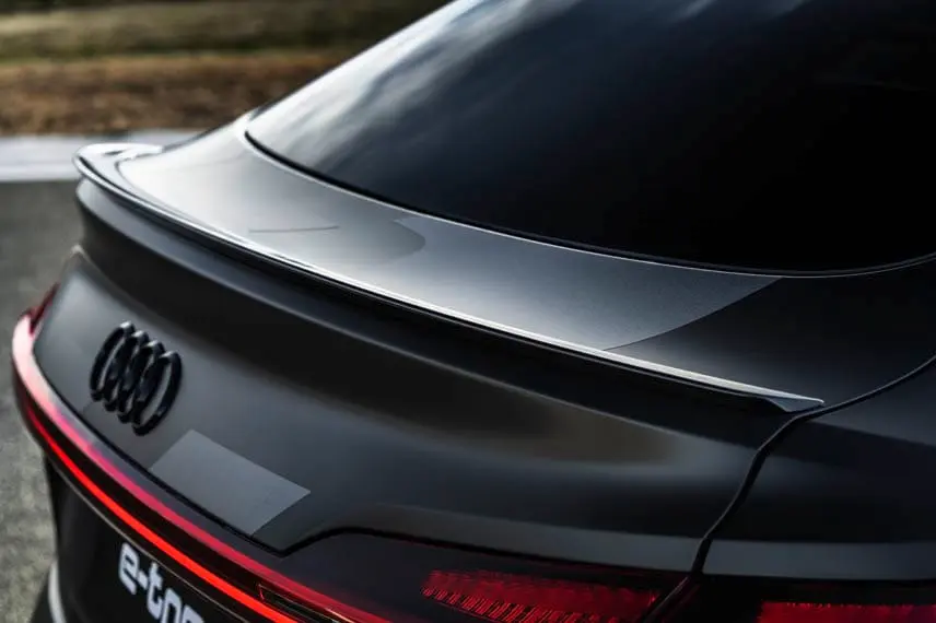 audi-e-tron-version-S_aleron