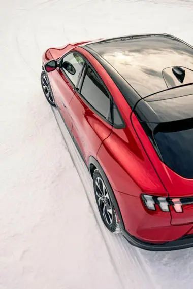 ford-mustang-mach-e_pruebas-invierno_4