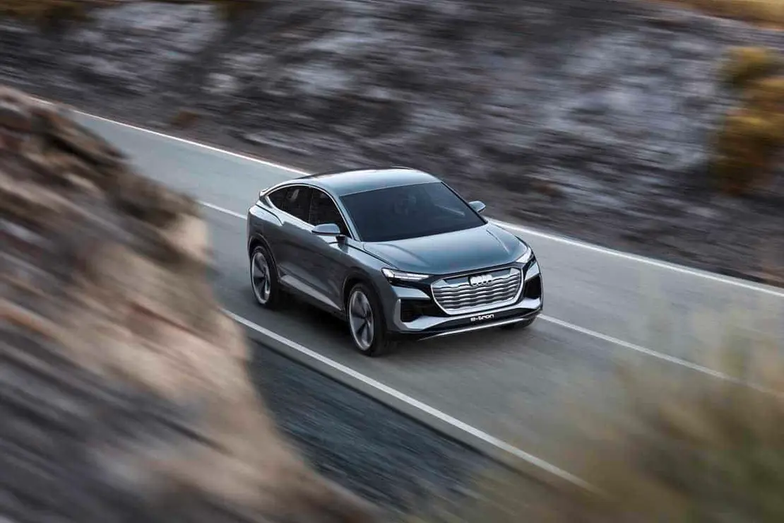 Dynamic photo,
Color: kinetic grey