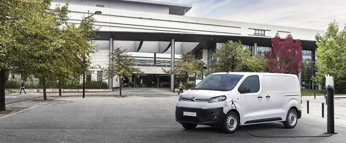 citroen-e-jumpy-cargando