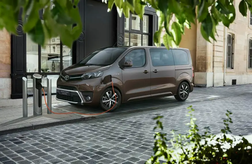 Toyota Proace Verso Electric - cargando