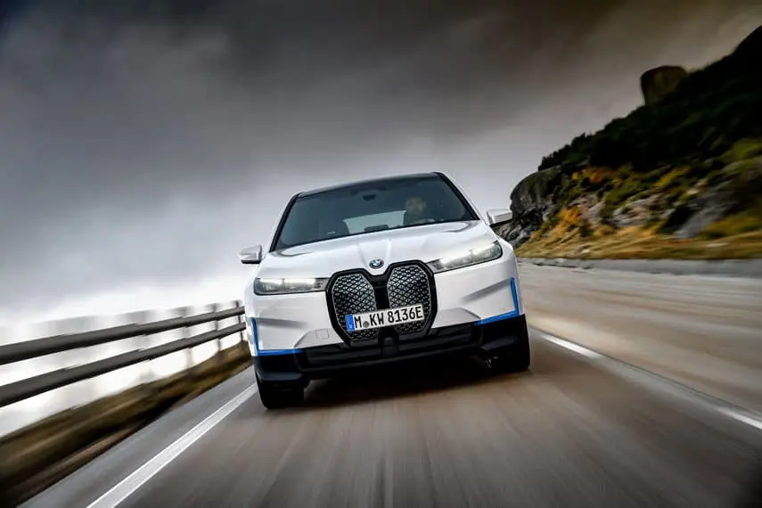 BMW-iX_color-blanco-frontal