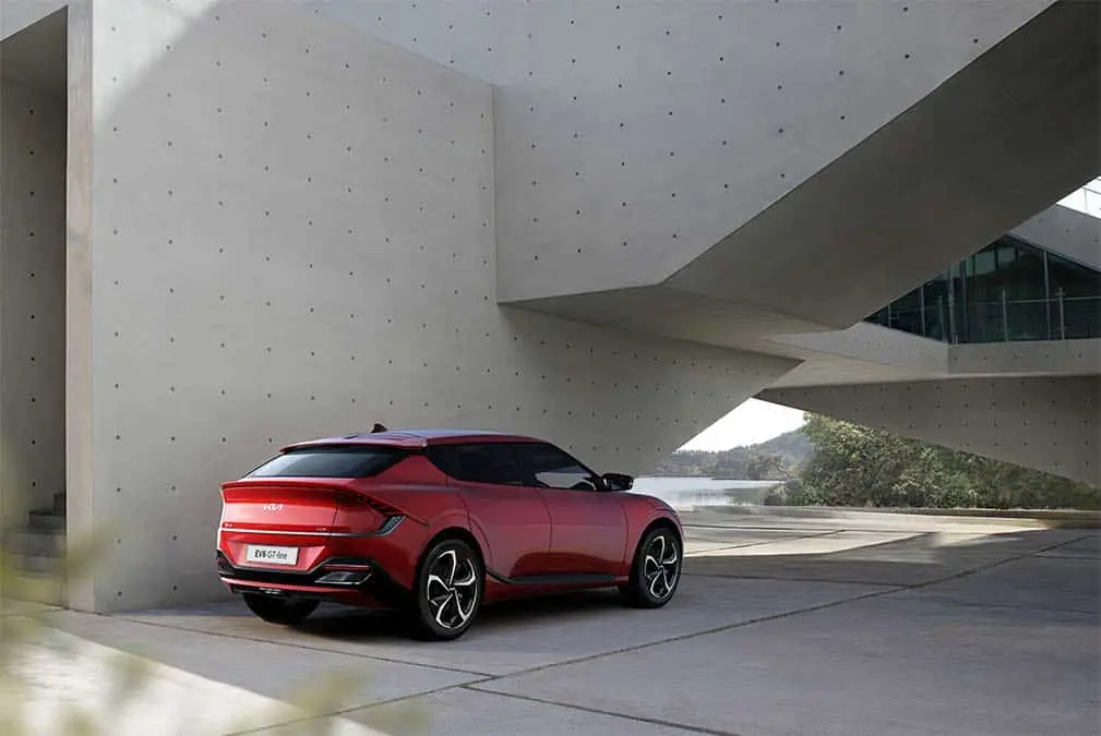 Foto del KIA EV6 en color rojo