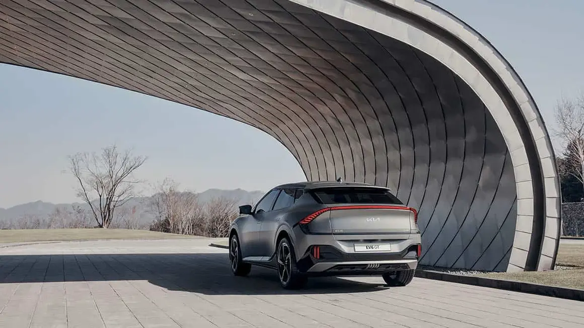 Foto del KIA EV6 visto desde atr&aacute;s