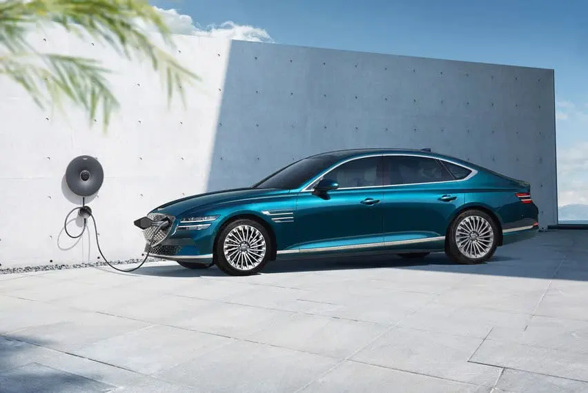 Genesis-G80-Electrified_cargando