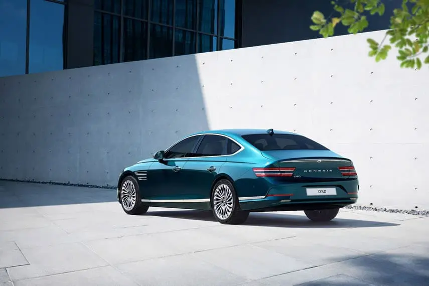 Genesis-G80-Electrified_trasera