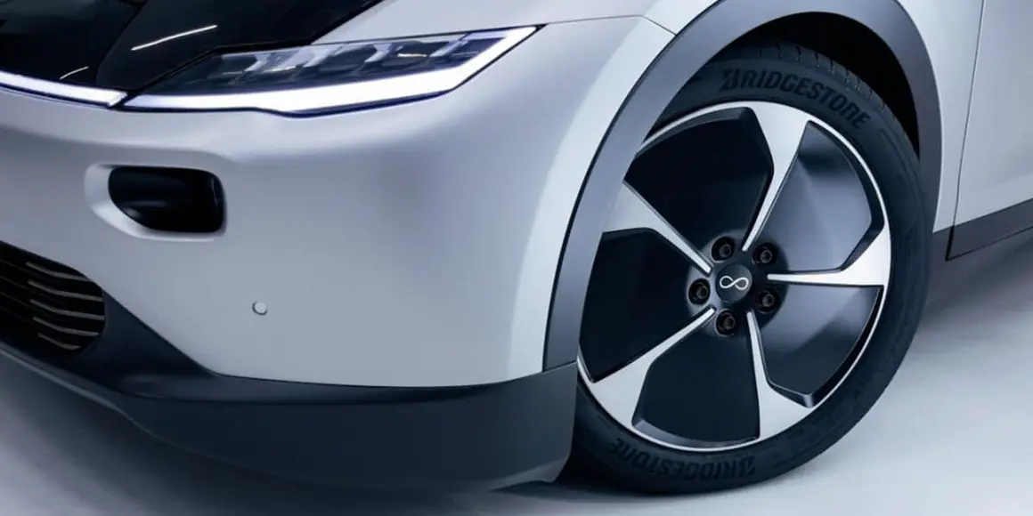 neumaticos-Bridgestone-especificos-Lightyear-One