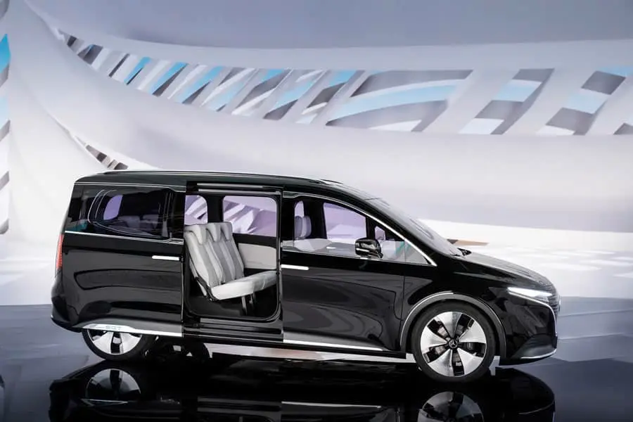 Mercedes-Benz-EQT_concept_puerta-corredera