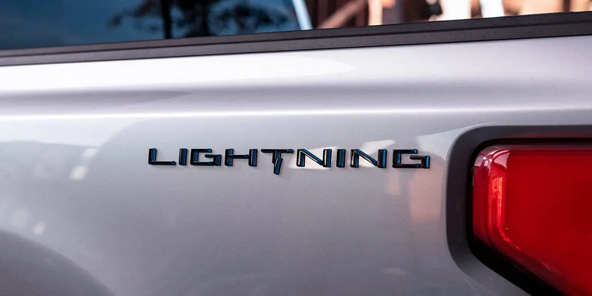 Ford-F-150-Lightning_nombre