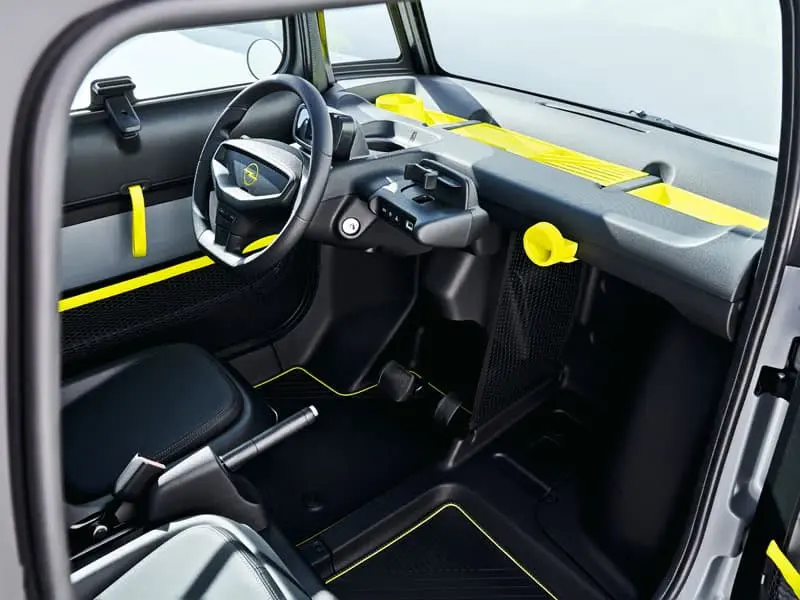 Opel-Rocks-e_interior