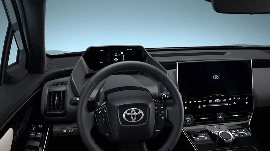 Toyota-bZ4X_interior-conductor