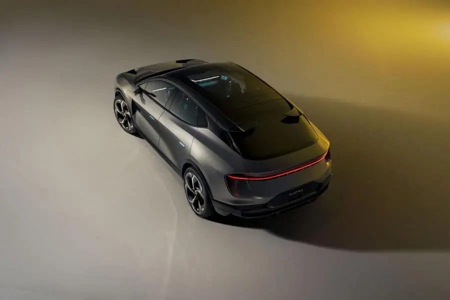 Lotus-Eletre_arriba-trasera