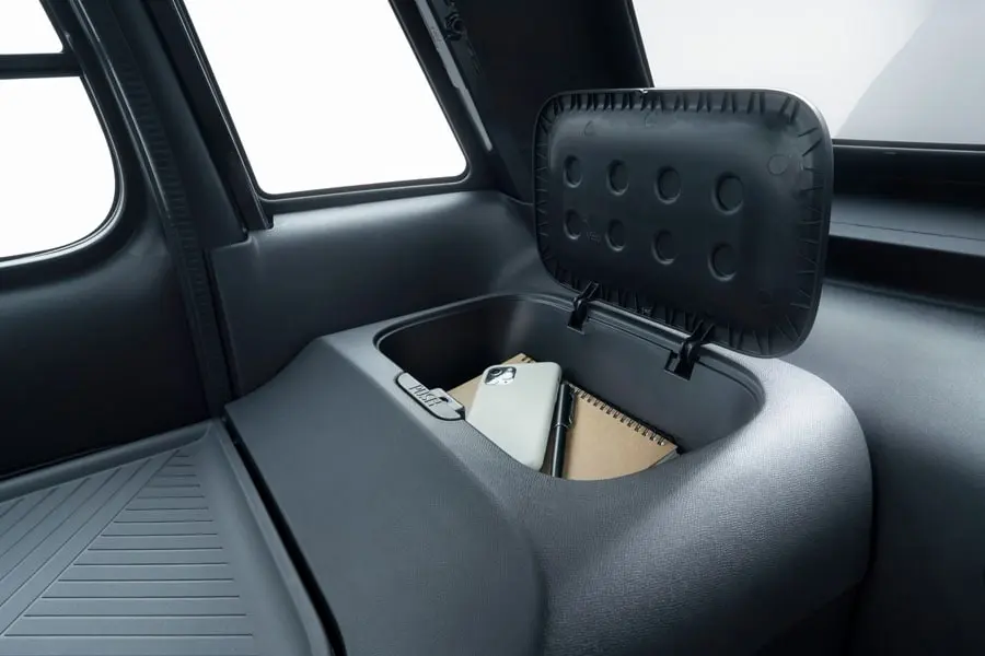 Opel-Rocks-e-KARGO_interior-compartimento-objetos