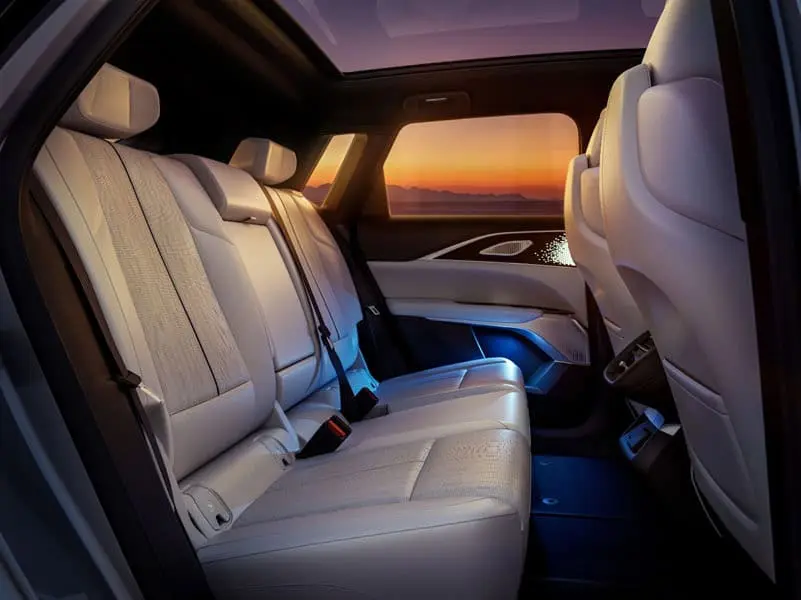 Cadillac-LYRIQ-2023_plazas-traseras