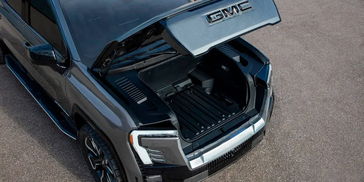 GM-Sierra-Denali-EV_Edition-1_maletero-delantero