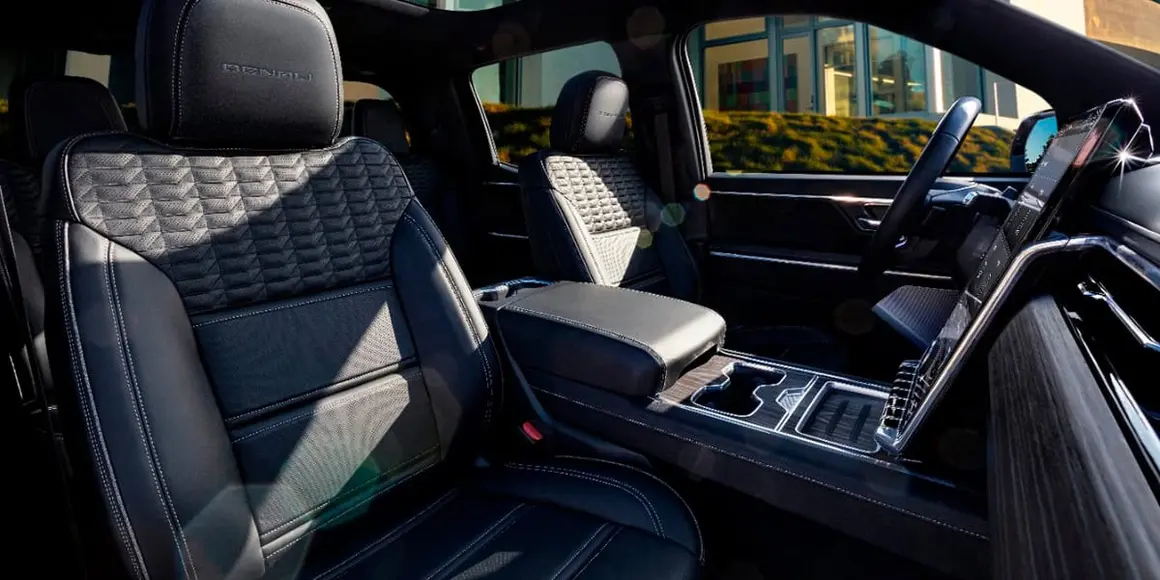 GM-Sierra-Denali-EV_Edition-1_interior-pantallas
