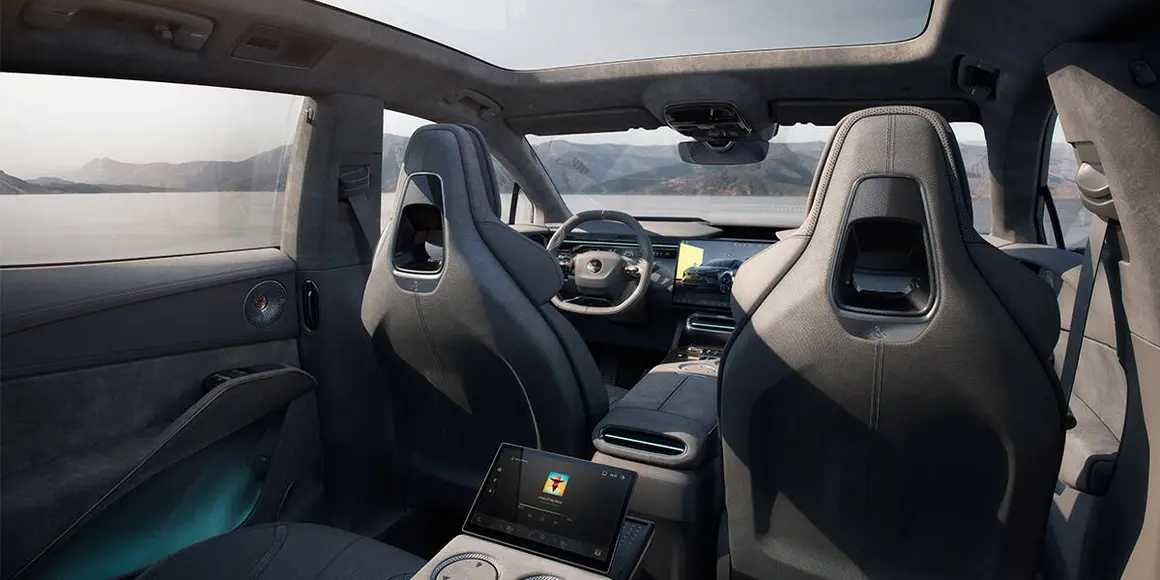 SUV-electrico-Lotus-Eletre_techo-panoramico
