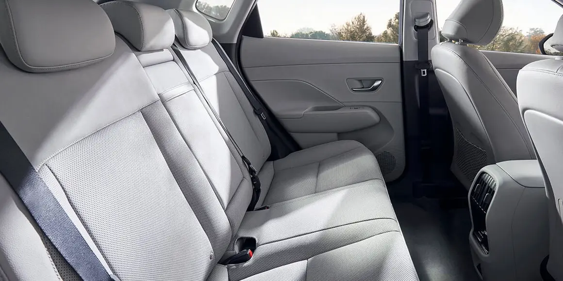 Nuevo-Hyundai-Kona-Electric-2023_interior-plazas-traseras