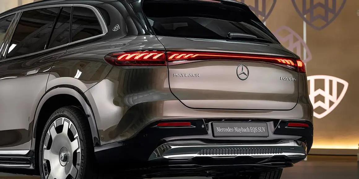 Mercedes-Maybach-EQS-SUV_trasera