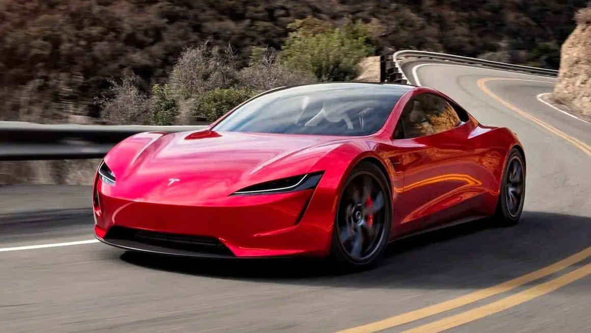 Tesla Roadster de color rojo