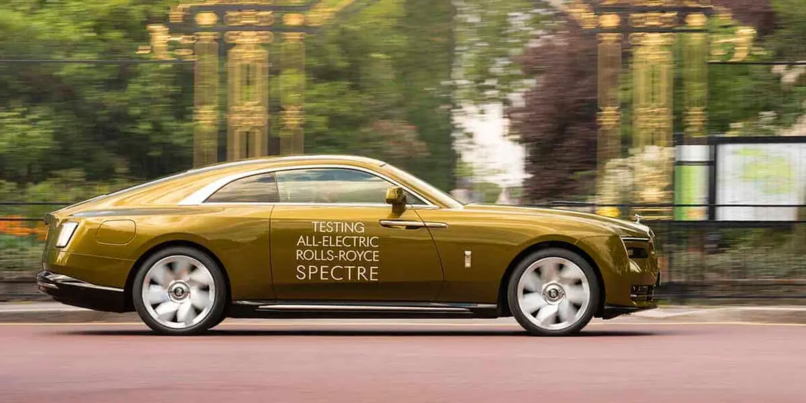 Rolls-Royce-Spectre_finalizacion-programa-pruebas_lateral