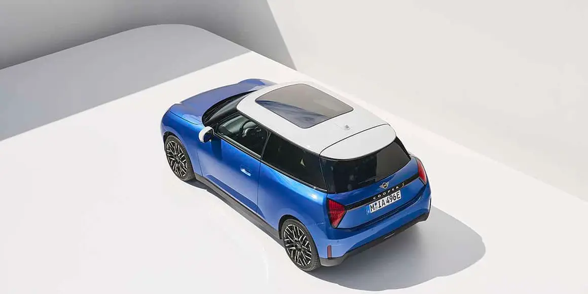 Nuevo-MINI-Cooper-SE-2023_arriba