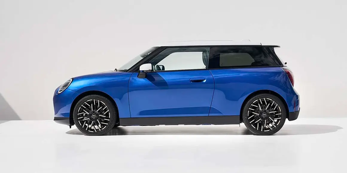 Nuevo-MINI-Cooper-SE-2023_lateral