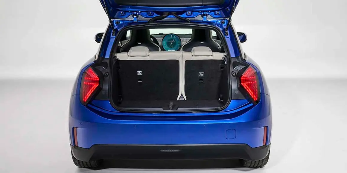 Nuevo-MINI-Cooper-SE-2023_maletero