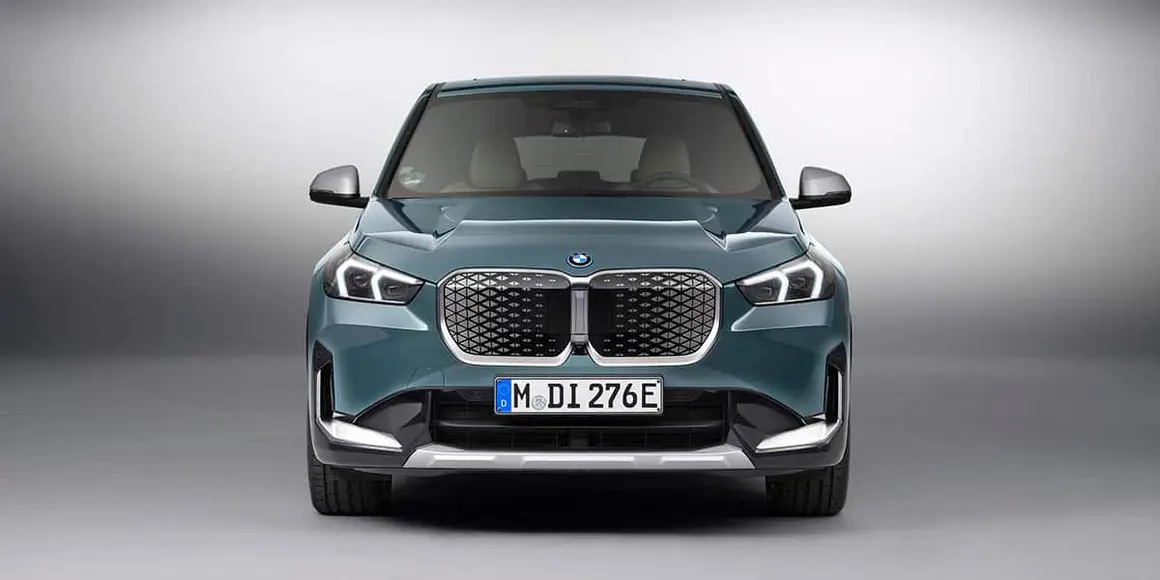 BMW-iX1-eDrive20_frontal