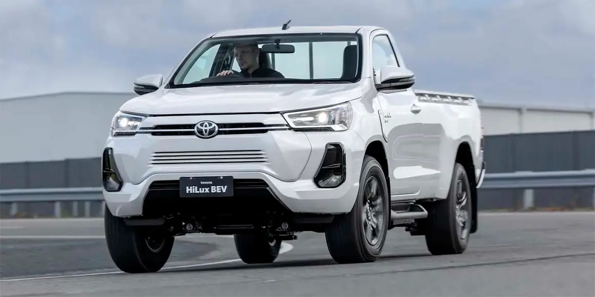 Toyota-HiLux-BEV_pruebas-Australia_frontal
