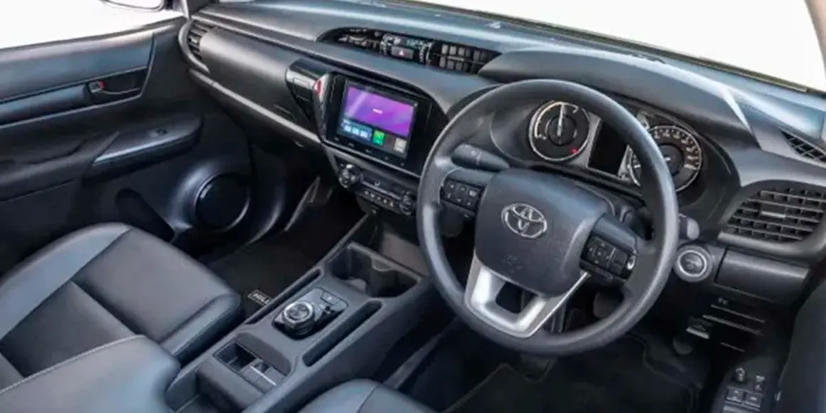 Toyota-HiLux-BEV_pruebas-Australia_interior