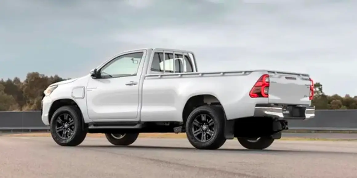 Toyota-HiLux-BEV_pruebas-Australia_lateral
