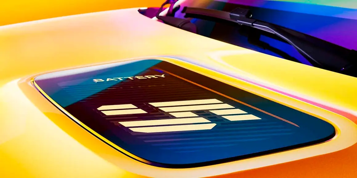 Renault-5-E-Tech_carga-capo-iluminada