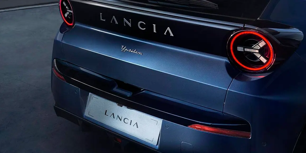 Lancia-Ypsilon-Edicion-Limitada-Cassina_trasera