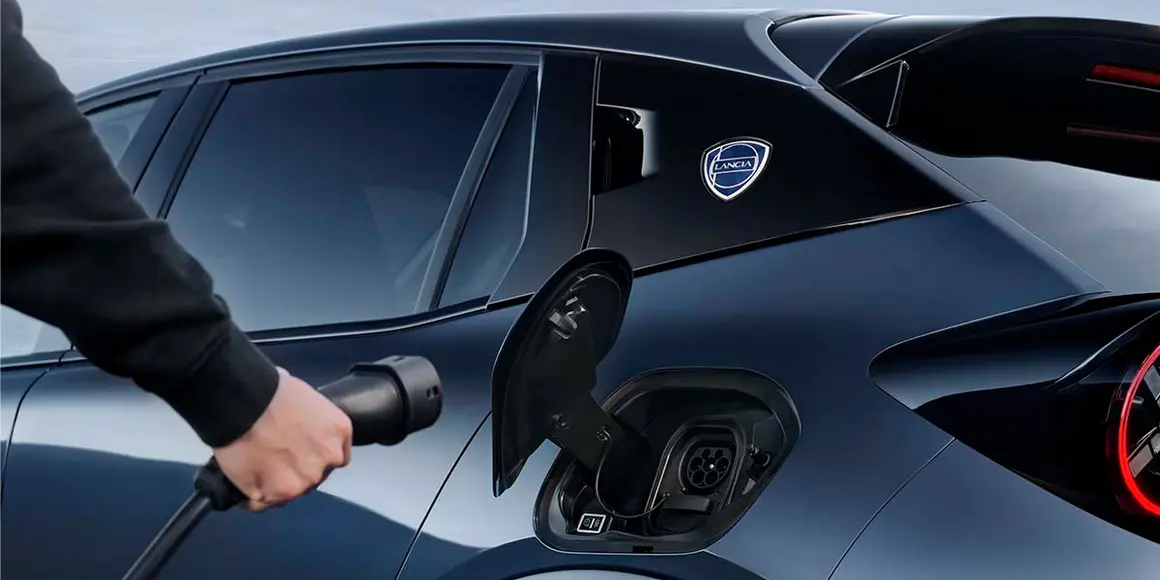 Lancia-Ypsilon_presentacion-oficial_carga